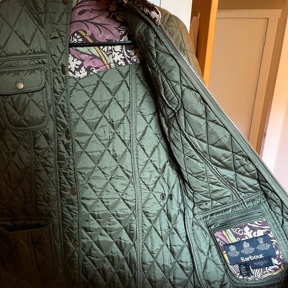Green Barbour jacket - Picture 3 of 3